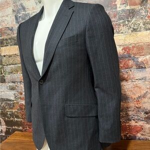 PREOWNED BLACK Charles Tyrwhitt Black Suit with Purple Lining size 42R